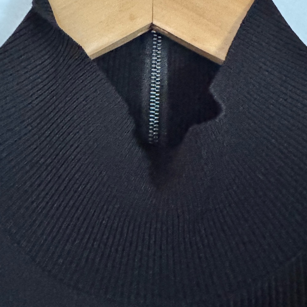 Vince Black Sleeveless Mock Neck top - Picture 3 of 8